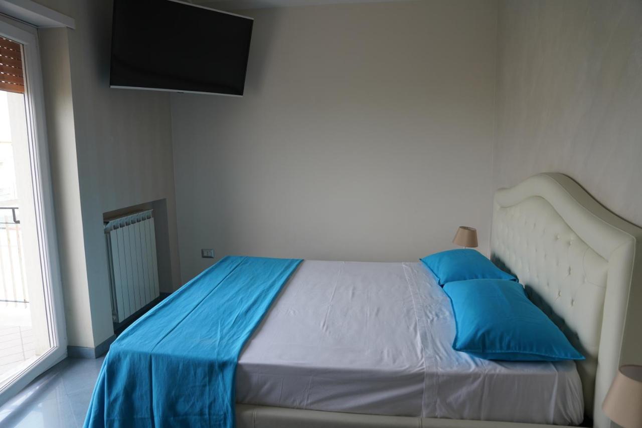 Guest House Emily Suites סורנטו מראה חיצוני תמונה