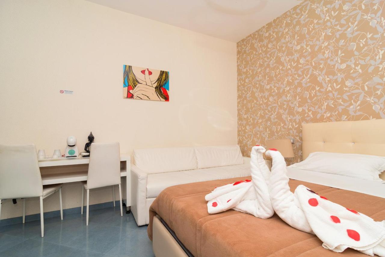 Guest House Emily Suites סורנטו מראה חיצוני תמונה