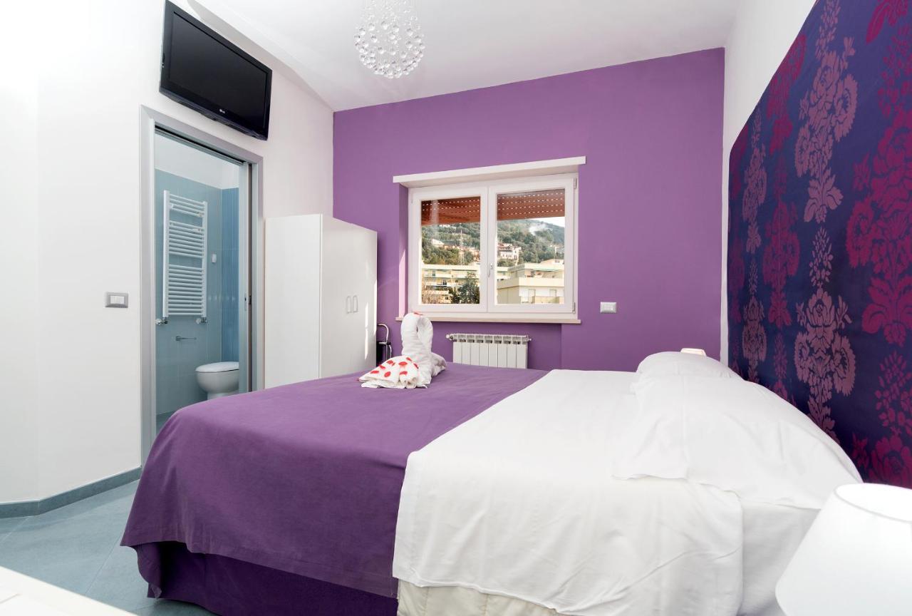 Guest House Emily Suites סורנטו מראה חיצוני תמונה