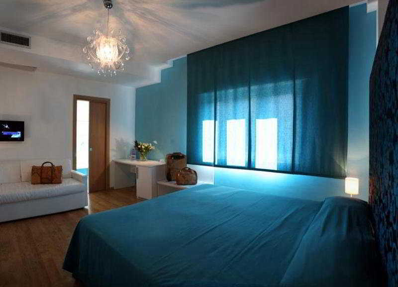 Guest House Emily Suites סורנטו מראה חיצוני תמונה