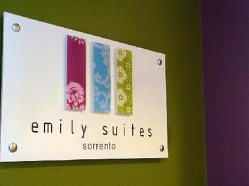 Guest House Emily Suites סורנטו מראה חיצוני תמונה